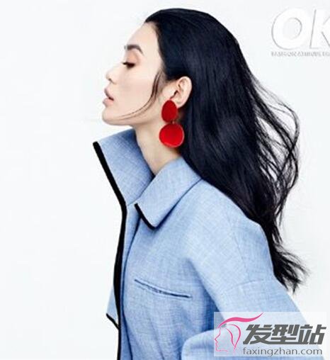 黑色中長發(fā)發(fā)型