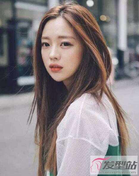 女生時(shí)尚直發(fā)發(fā)型