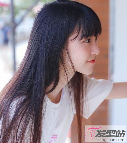 女生時(shí)尚直發(fā)發(fā)型