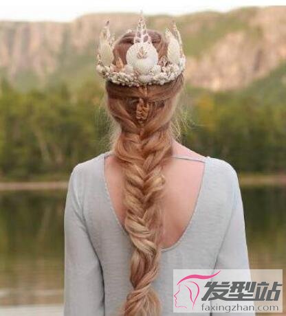森女風(fēng)魚骨辮編發(fā)