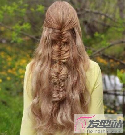森女風(fēng)魚骨辮編發(fā)