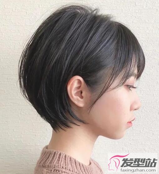 女生掛耳短發(fā)發(fā)型