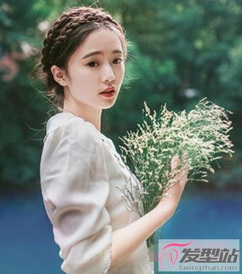 少女盤發(fā)發(fā)型