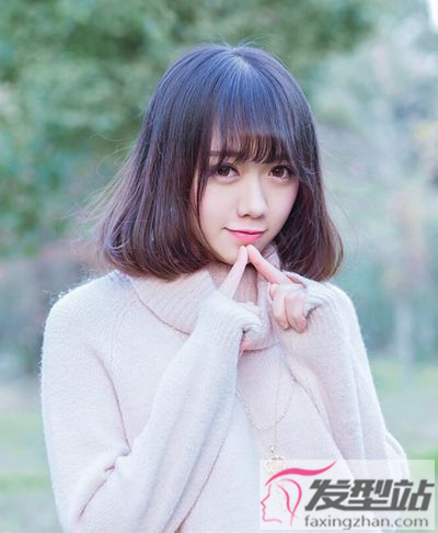 黑色頭發(fā)梨花燙好看么 齊劉海黑色頭發(fā)梨花燙
