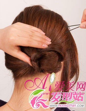  Ů OLl(f)` 