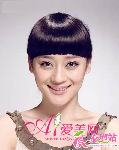 袁珊珊接棒楊冪 甜美發(fā)型顯清新氣質(zhì)
