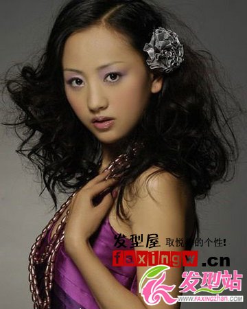 《宮鎖珠簾》出演反一號楊蓉精美戲內外發(fā)型秀