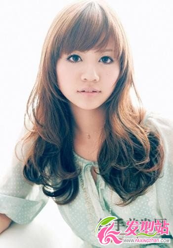 2010最前衛(wèi)的4款卷發(fā)時尚發(fā)型 2010最前衛(wèi)的4款卷發(fā)時尚發(fā)型