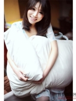 斜劉海清純乖巧梨花頭發(fā)型