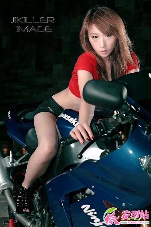 機(jī)車美女 上演狂野發(fā)型的美麗 機(jī)車美女 上演狂野發(fā)型的美麗