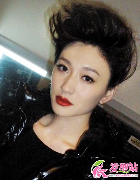 李小冉驚艷女神 沖天發(fā)型完美演繹 李小冉驚艷女神 沖天發(fā)型完美演繹