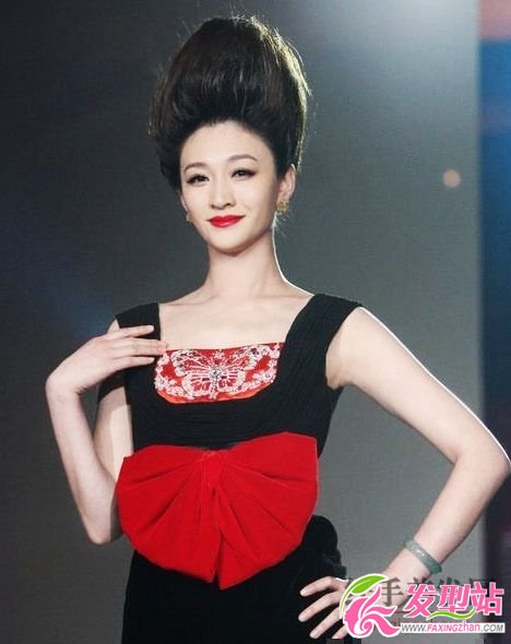 李小冉驚艷女神 沖天發(fā)型完美演繹 李小冉驚艷女神 沖天發(fā)型完美演繹