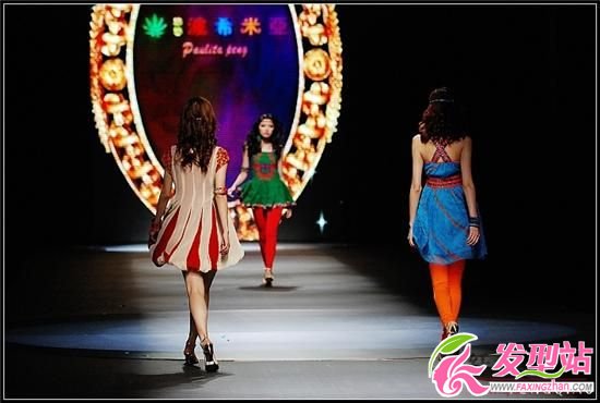 波西米亞風(fēng)情發(fā)型裝扮T臺展示秀 波西米亞風(fēng)情發(fā)型裝扮T臺展示秀