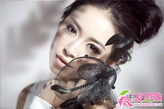 尖臉配直發(fā)卷發(fā)盤發(fā)對比 看看哪種好 尖臉配直發(fā)卷發(fā)盤發(fā)對比 看看哪種好