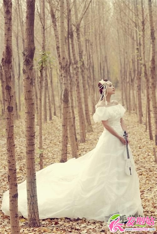 樹(shù)林中新娘婚紗攝影照片欣賞 樹(shù)林中新娘婚紗攝影照片欣賞
