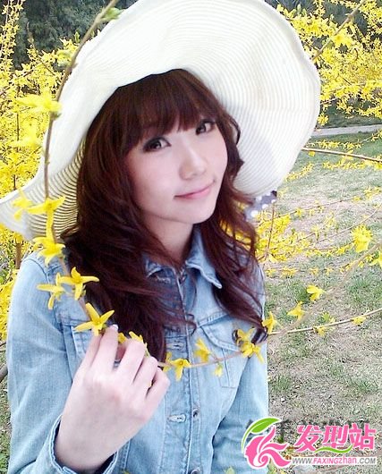 日系風(fēng)格甜美卷發(fā) 公園自拍 日系風(fēng)格甜美卷發(fā) 公園自拍