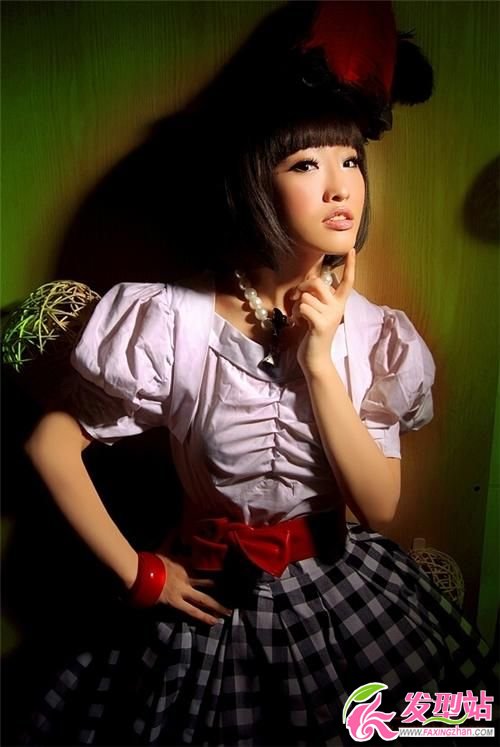 個性diy斜劉海腦后束發(fā) 看你學(xué)不學(xué)得會 個性diy斜劉海腦后束發(fā) 看你學(xué)不學(xué)得會
