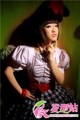 個性diy斜劉海腦后束發(fā) 看你學(xué)不學(xué)得會 個性diy斜劉海腦后束發(fā) 看你學(xué)不學(xué)得會