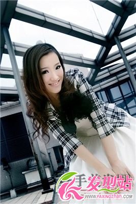 個性diy斜劉海腦后束發(fā) 看你學(xué)不學(xué)得會 個性diy斜劉海腦后束發(fā) 看你學(xué)不學(xué)得會