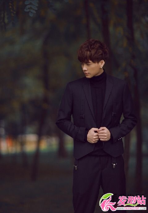李易峰秋冬紋理燙懷舊復古發(fā)型