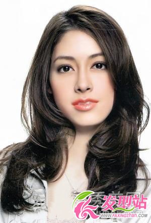 溫柔波浪卷 柔美心動氣質(組圖)