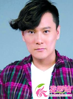 各大時(shí)尚明星大秀“花輪頭”