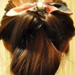 長(zhǎng)發(fā)簡(jiǎn)單盤(pán)發(fā)發(fā)型教程 一分鐘打造OL氣質(zhì)淑女風(fēng) 清爽優(yōu)