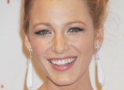 大牌秀:歐美女明星盤發(fā)發(fā)型設(shè)計(jì)圖片