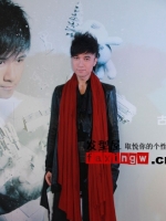 古巨基澳門演唱會(huì)錫紙燙發(fā)型圖片 搞怪個(gè)性