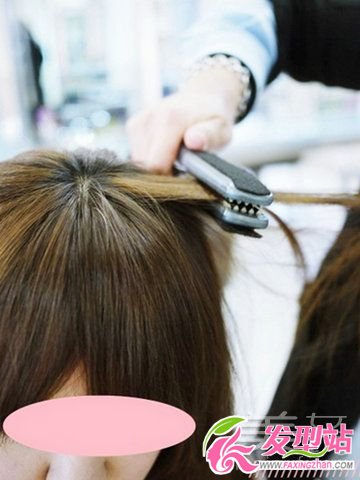 5步打造可愛(ài)花苞頭+編發(fā)