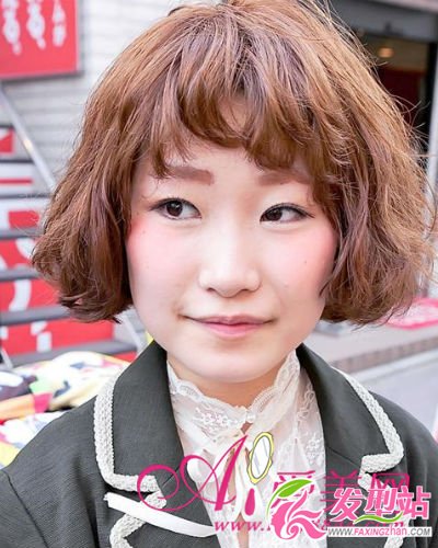最新女生夏季發(fā)型 百變?cè)煨湍銗勰囊豢?