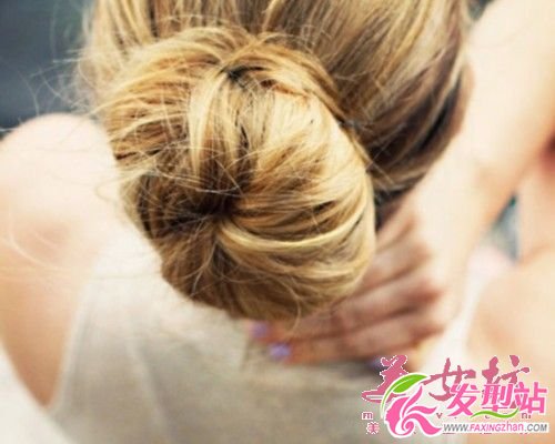 簡單6步 DIY“絲襪花苞頭”