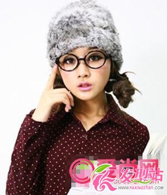 萌女教你2012卷發(fā)這么扎好看 蘿莉的甜美可愛(ài)