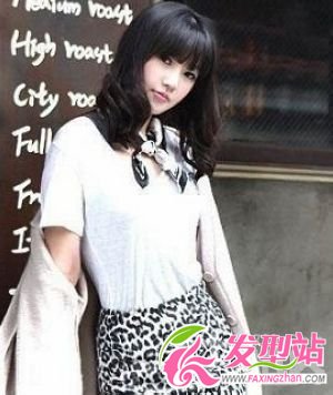 黑發(fā)適合乖巧的亞洲美眉