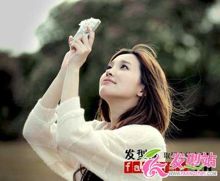 金莎新專輯寫真曝光 長(zhǎng)直發(fā)圖片小女人盡顯