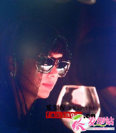 《女人幫》蔣雯麗百搭紅色短發(fā)時(shí)尚帥氣逼人