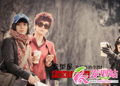 《女人幫》蔣雯麗百搭紅色短發(fā)時(shí)尚帥氣逼人