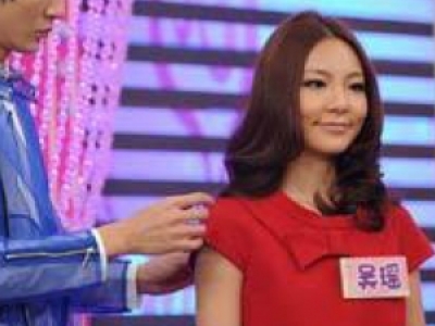 美麗俏佳人小P老師教您打造S型復(fù)古卷發(fā)教程