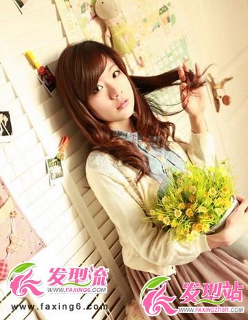 隨性女生卷發(fā)打造溫婉小女人