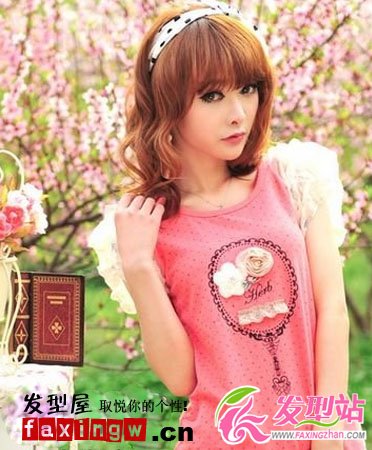 空氣感蓬松燙發(fā)發(fā)型 發(fā)量少女生的最愛