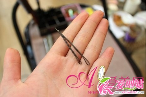 DIY俏皮貓耳朵短發(fā)扎發(fā) 簡(jiǎn)單又吸睛