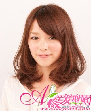 簡單編發(fā)技巧圖 輕松變身氣質(zhì)美女