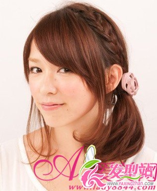 簡單編發(fā)技巧圖 輕松變身氣質(zhì)美女