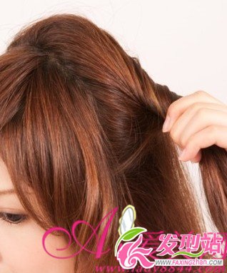DIY韓式扎發(fā)教程 甜美優(yōu)雅兩兼?zhèn)?