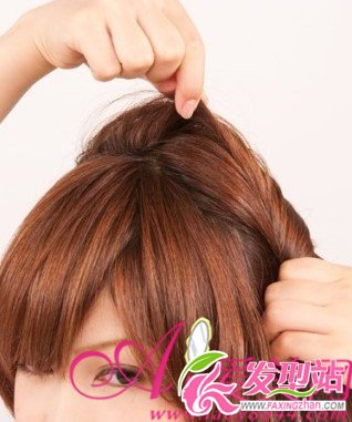 DIY韓式扎發(fā)教程 甜美優(yōu)雅兩兼?zhèn)?