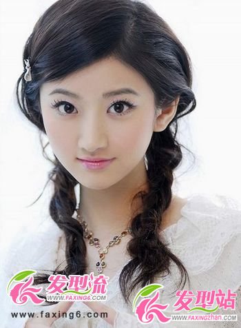 清純可愛的雙發(fā)辮時(shí)尚發(fā)型