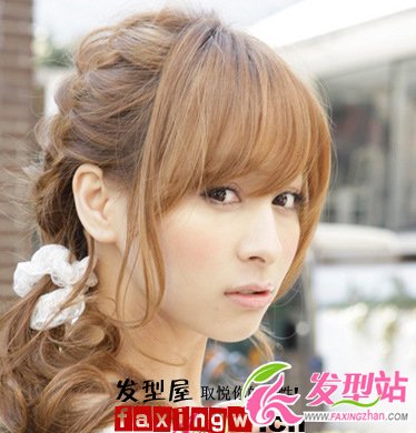 擺脫悶熱 夏季女生長(zhǎng)發(fā)清涼大變身