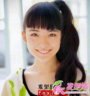 擺脫悶熱 夏季女生長(zhǎng)發(fā)清涼大變身