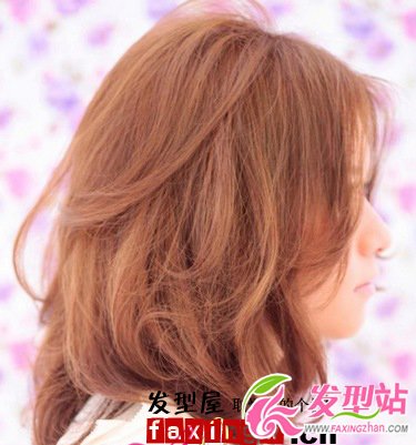 國字臉女生適合發(fā)型 梨花頭塑造小顏