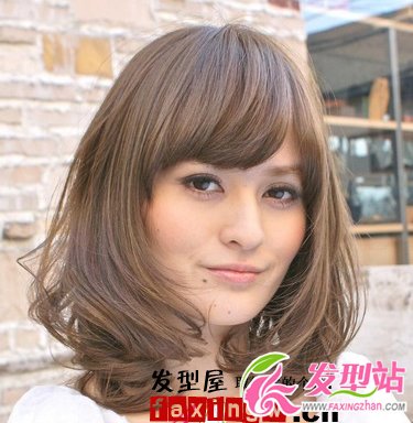 國字臉女生適合發(fā)型 梨花頭塑造小顏
